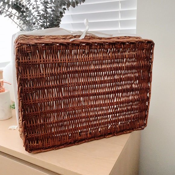 Extra large rattan basket with cotton inner - Picture 3 of 8